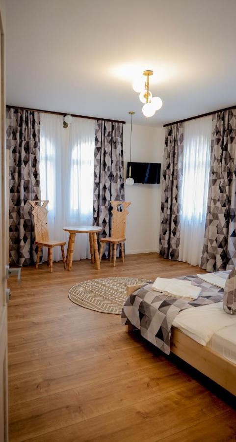 Bed and Breakfast Conacul Olarilor à Baia de Fier Extérieur photo