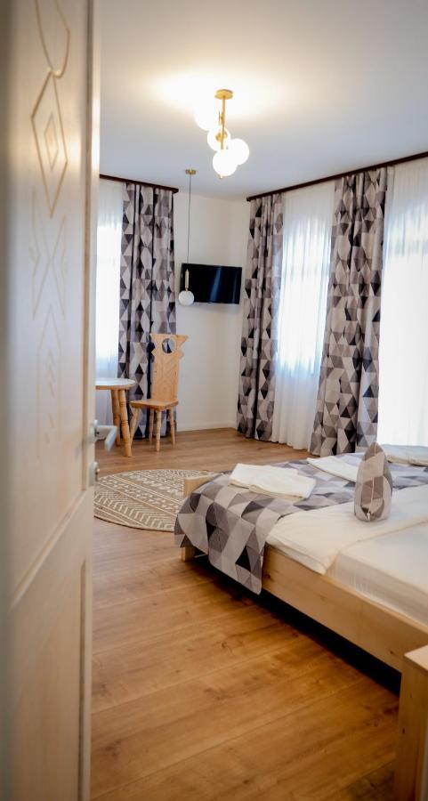 Bed and Breakfast Conacul Olarilor à Baia de Fier Extérieur photo